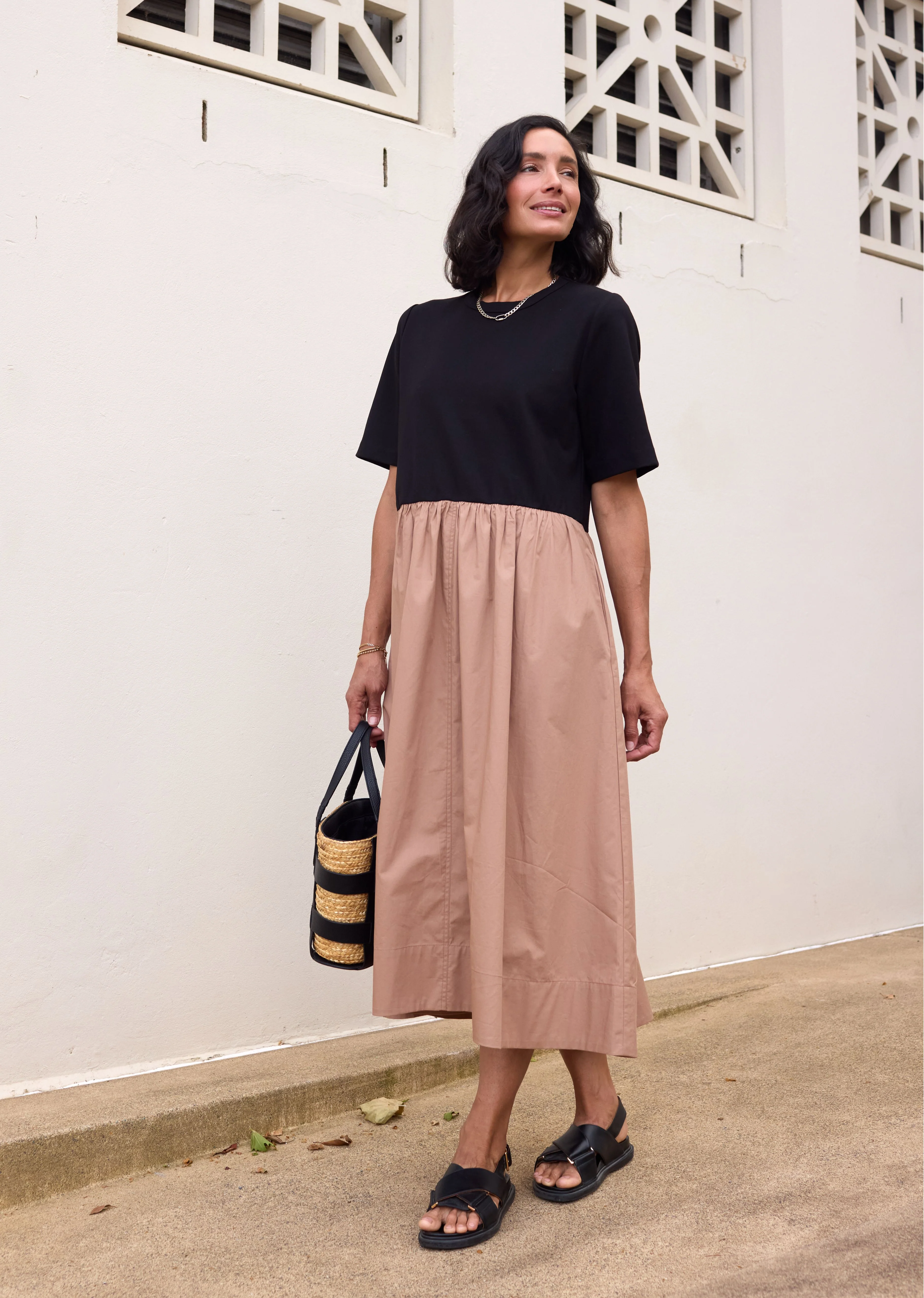 MIMI MIDI DRESS - BLACK/CAMEL - PETITE - Image 4